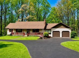 227 Centertown Rd, Grove City, PA 16127