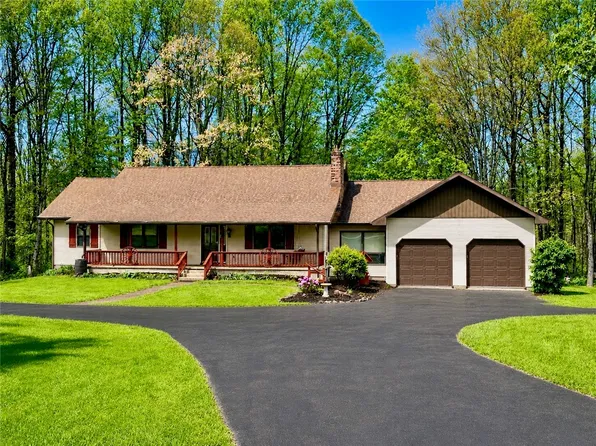 227 Centertown Rd, Grove City, PA 16127