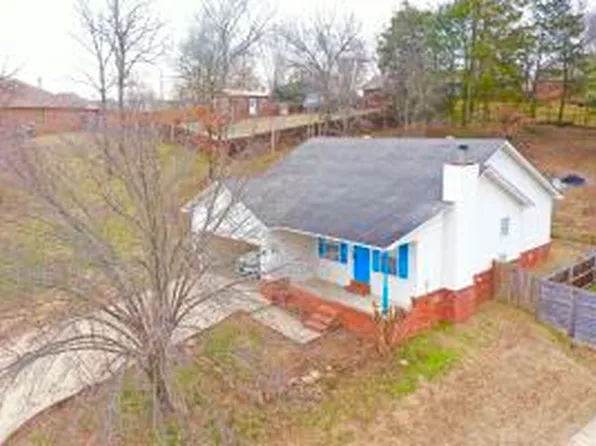 3206 Huntington Dr, Russellville, AR 72802
