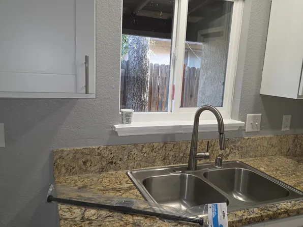18610 Casaba Rd APT A, Adelanto, CA 92301