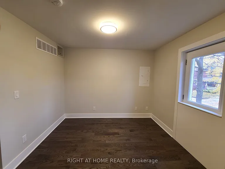 154 Rosemount Ave — Photo 3