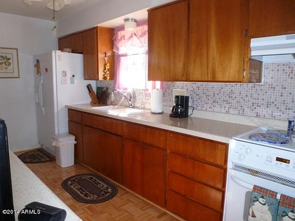 5th image of 711 E Laurel Dr