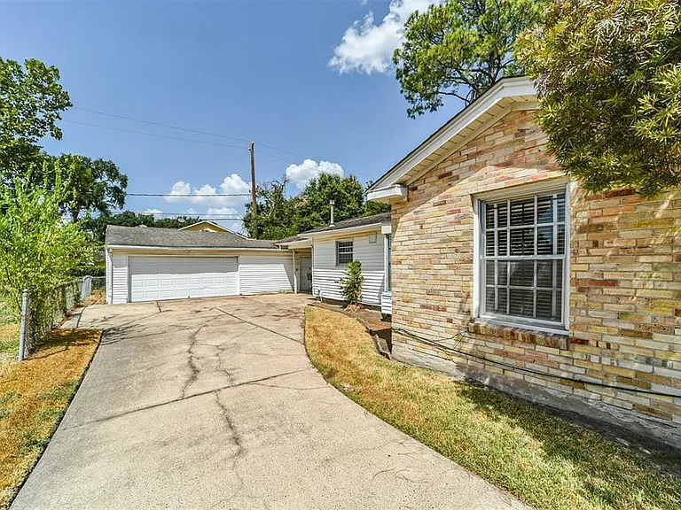 3423 Ozark St — Photo 7