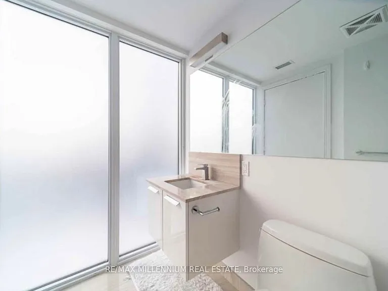 28 Wellesley St E #3001 — Photo 6