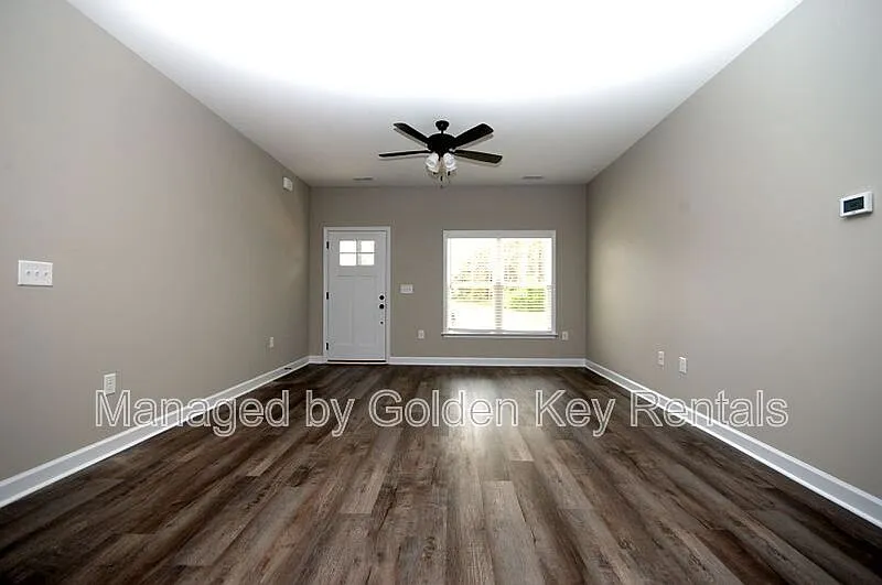 3 bed, 2.0 bath, $1,650 — Photo 2