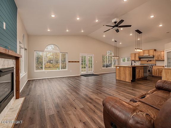 5th image of 8080 W Swan Dr