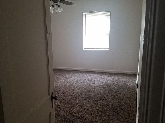 4th image of 1527 Gummer Ave