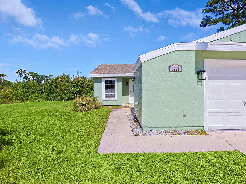 1st image of 1441 SE Larkwood Circle