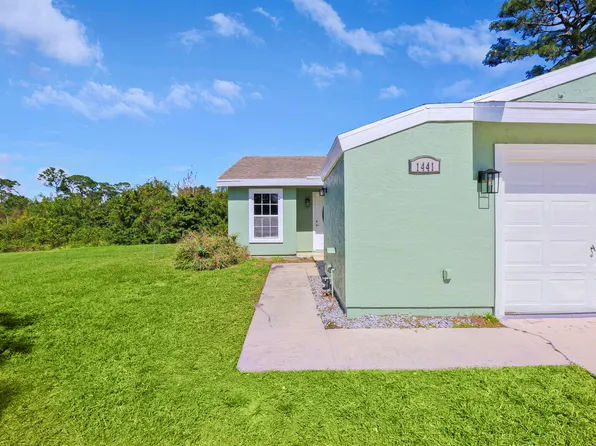 1441 SE Larkwood Circle, Port St Lucie, FL 34952