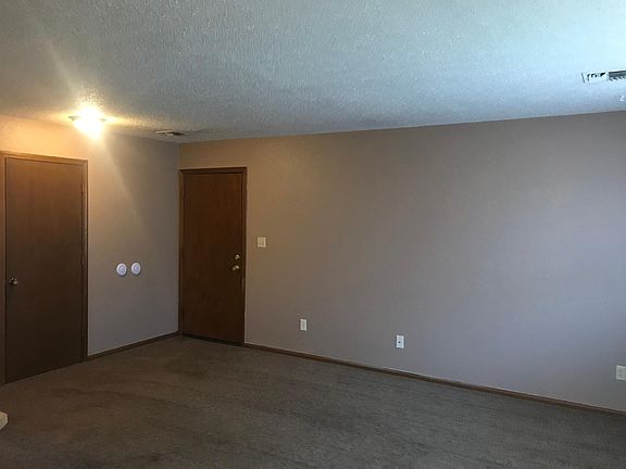 4th image of 1312 Cherry Pl #D