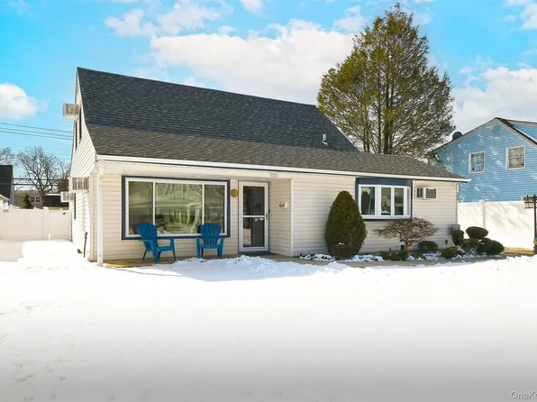 232 Old Farm Road, Levittown, NY 11756