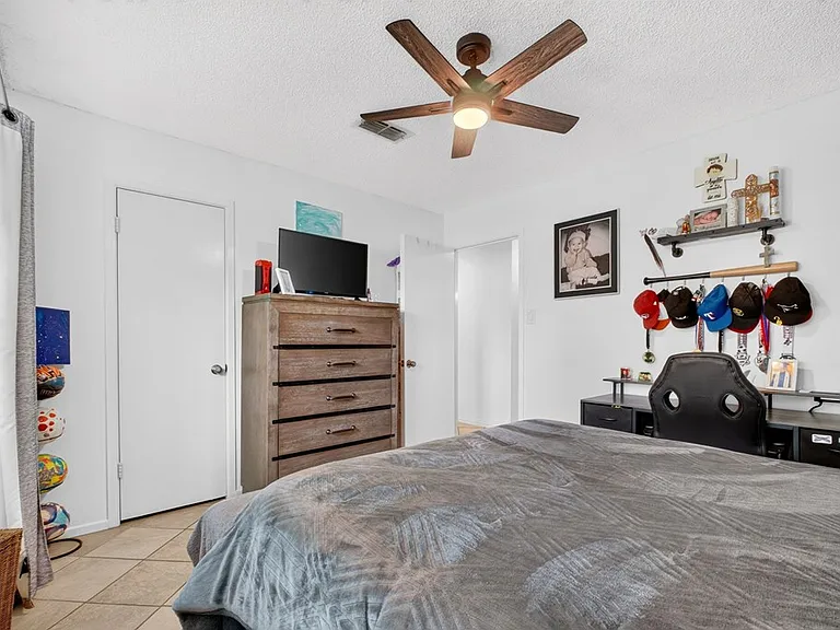 2409 Emerson Ct — Photo 44