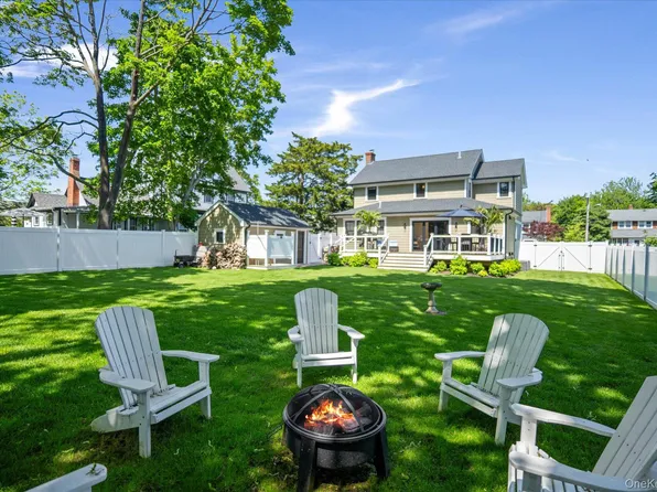 619 Bailey Avenue, Greenport, NY 11944