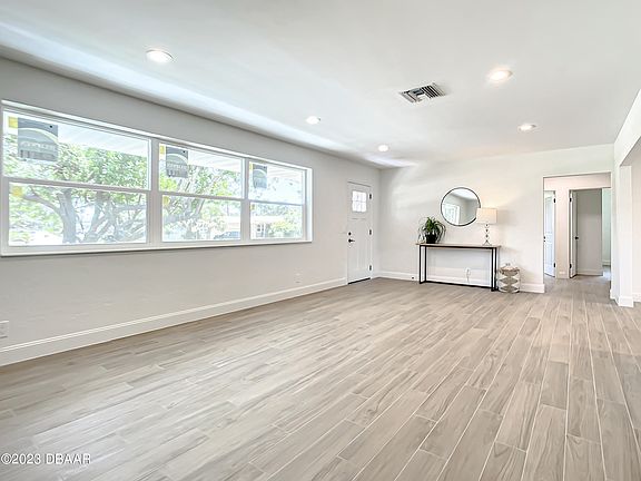 5th image of 774 Peninsula Dr