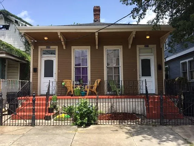 3313 Baronne St