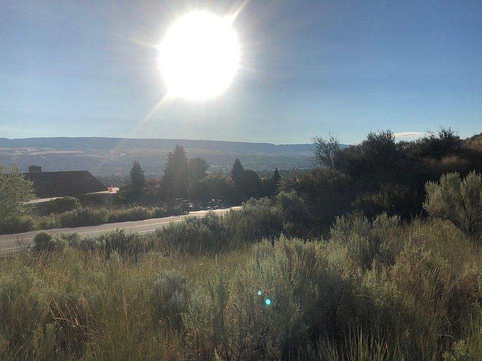 1st image of 1495 Skyline Dr