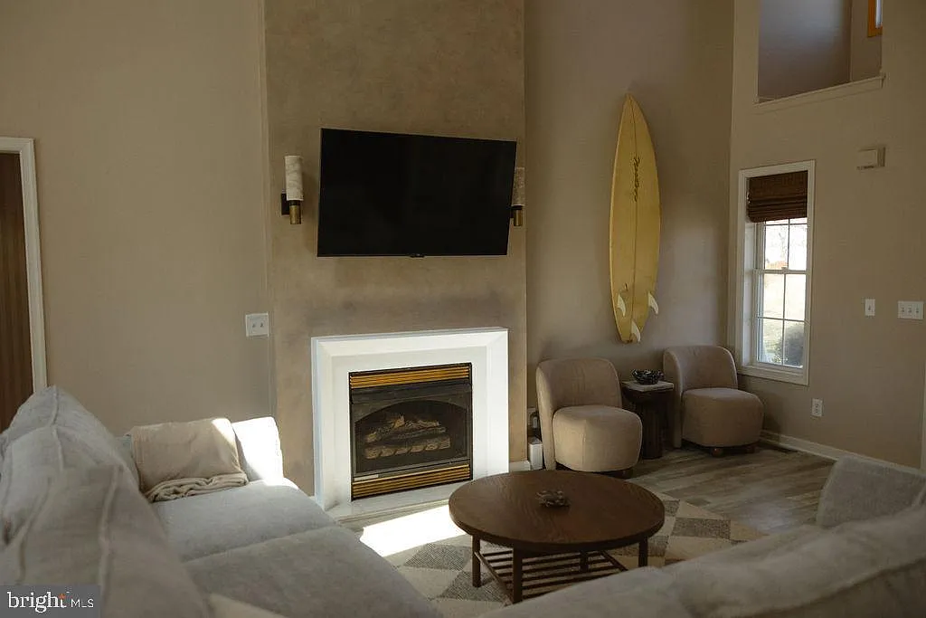 3 bed, 2143 sqft, $2,500 — Photo 3