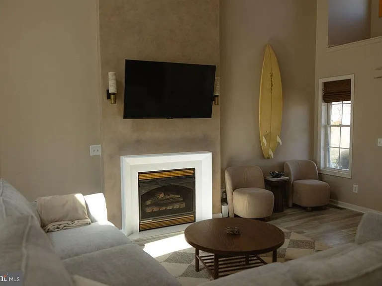 42 Deerfield Ln — Photo 3