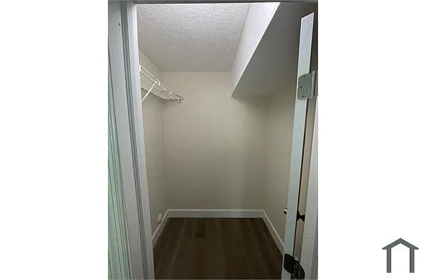 Building Photo - 1444 Windsor Ct #5