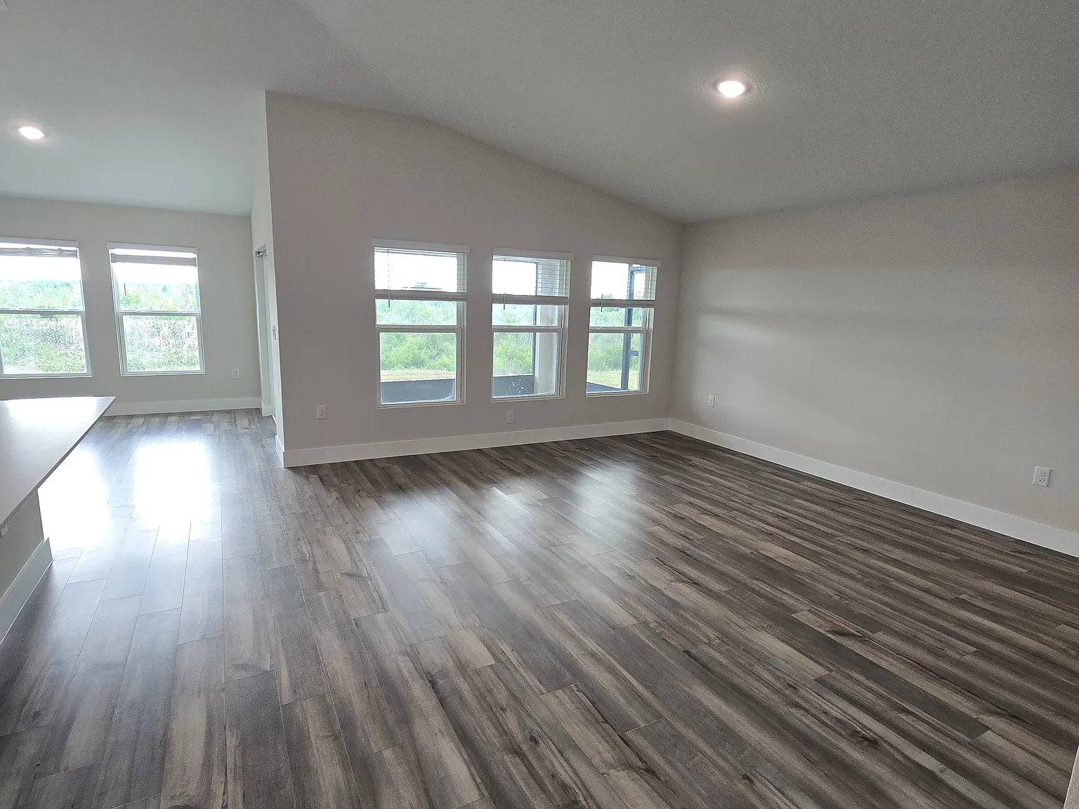 4 bed, 1850 sqft, $2,200 — Photo 3
