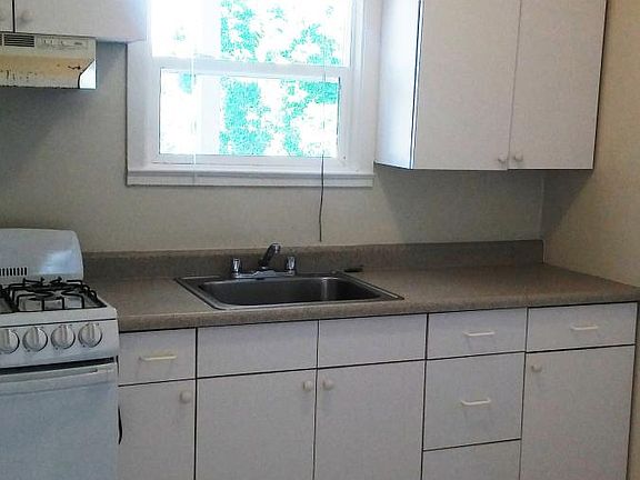 2nd image of 376 Leigh Ave APT 3