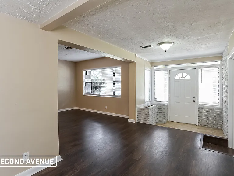 406 Nightingale Rd — Photo 6