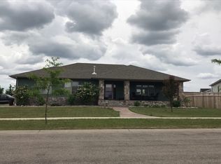 1511 42nd Ave S, Moorhead, MN 56560