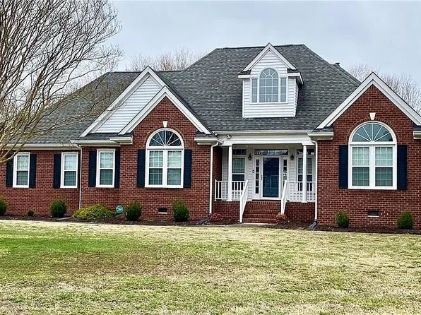 134 Kings Point Dr, Suffolk, VA 23434