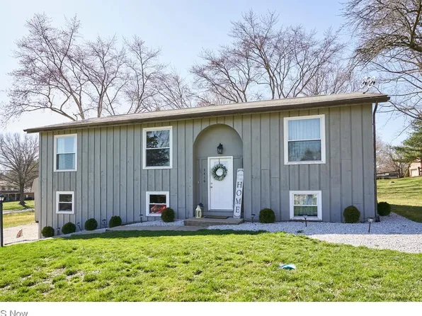 3416 Mark Ln, Barberton, OH 44203