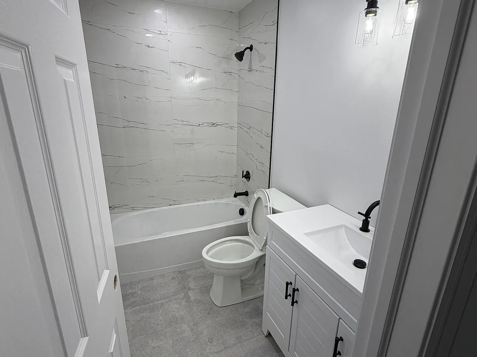 2 bed, 1.5 bath, 1300 sqft, $2,650 — Photo 2