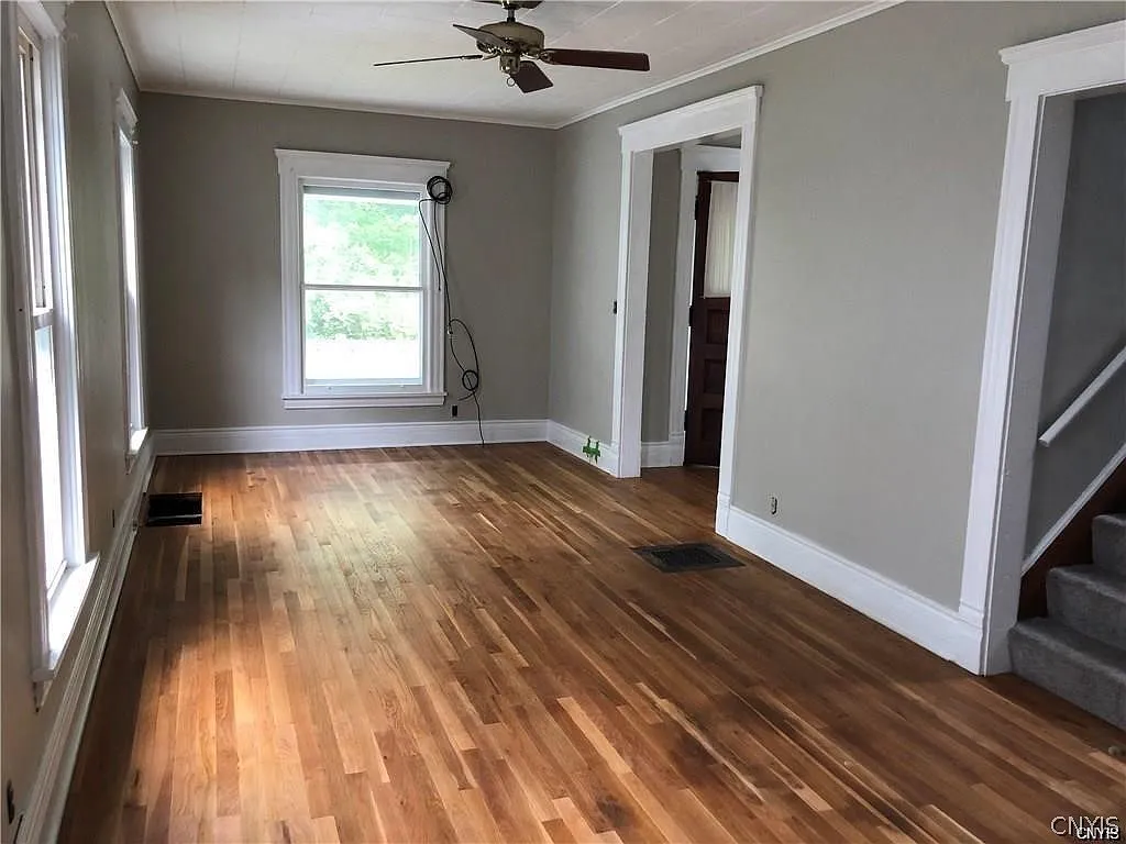 4 bed, 2.0 bath, 1533 sqft, $2,800 — Photo 2