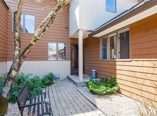 33 Reservoir Rd #33, Bloomfield, CT 06002