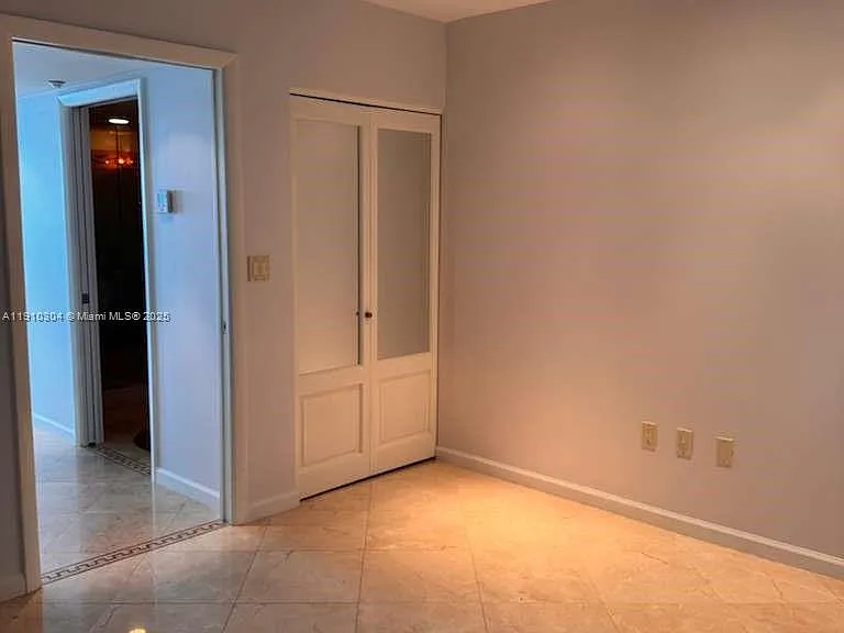 5025 Collins Ave #1602 — Photo 7