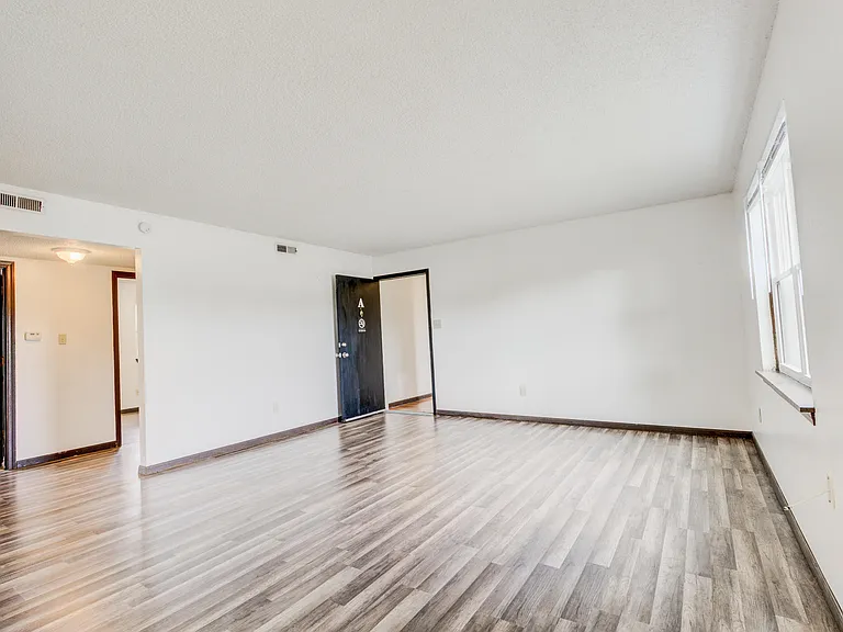 406 W Southampton Dr #A — Photo 5