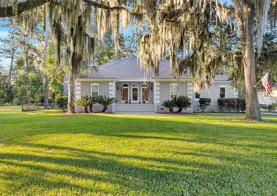 1st image of 302 Oak Grove Island Dr