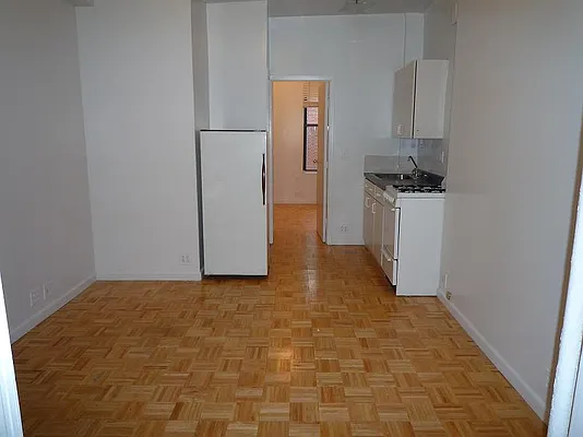 Rented by Raz Realty | media 14