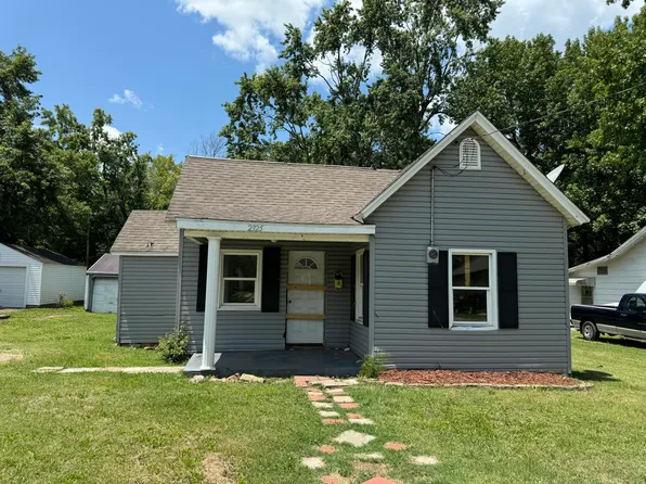 2325 N Rogers Avenue, Springfield, MO 65803