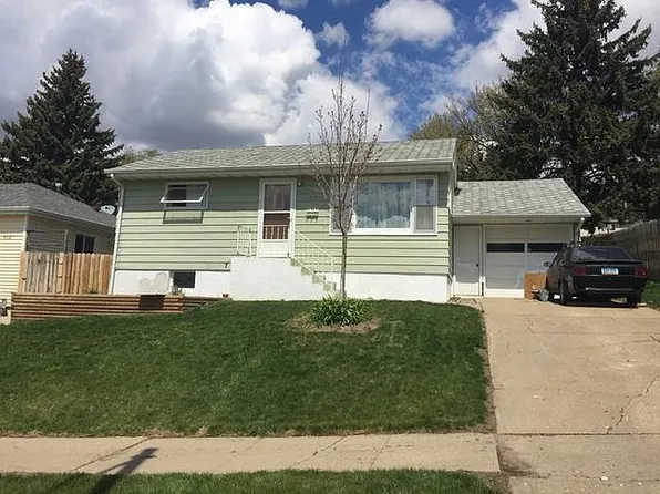 810 W A Ave, Bismarck, ND 58501