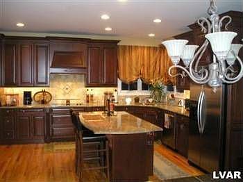 4th image of 4450 Oakwood Ln