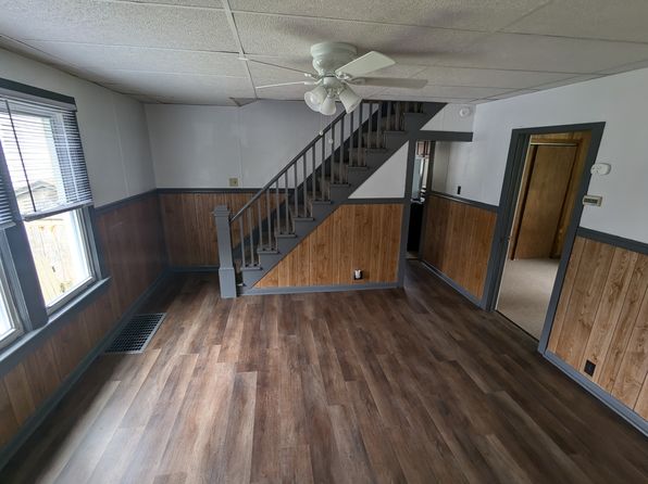 1031 Mount Tom Rd