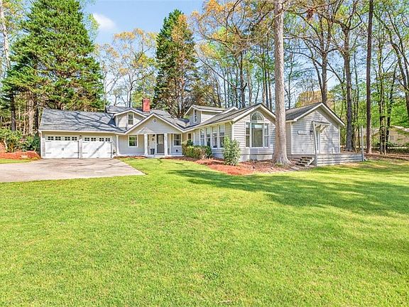 4th image of 627 Rock Springs Rd