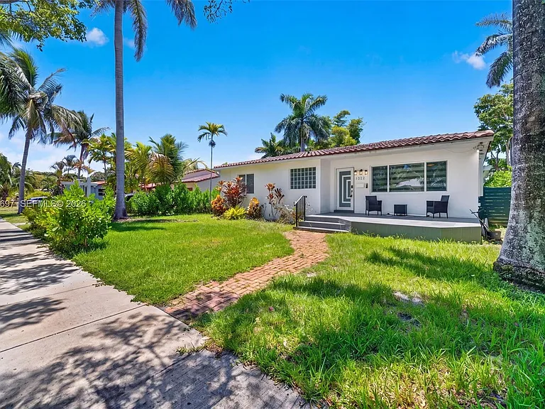 1532 Fletcher St — Photo 3