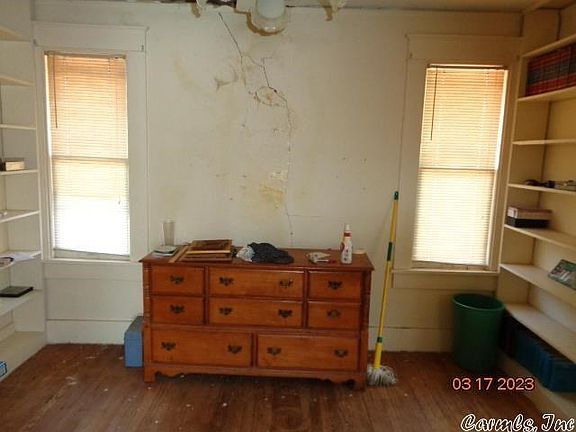 5th image of 4314 Woodlawn Dr