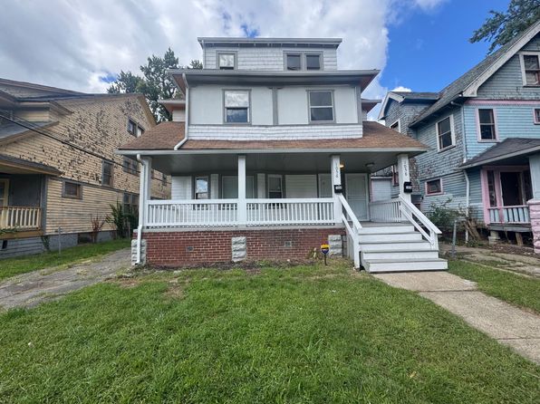1056 E 99th St #UP