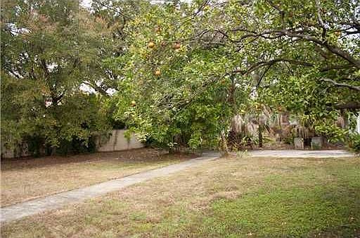 2nd image of 331 Blanca Ave