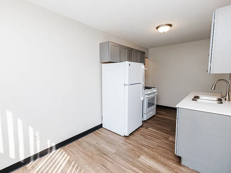 Hiawatha Court — Photo 21