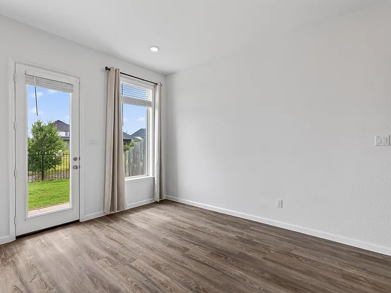 5634 Amber Brook Ln — Photo 14