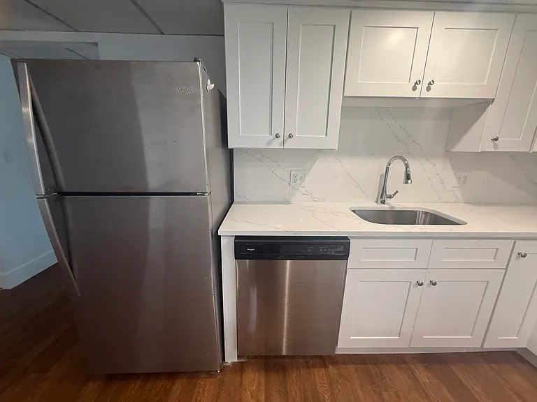 71 Pine St — Photo 8