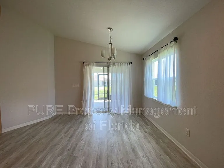 8925 SE 43rd Ave — Photo 9