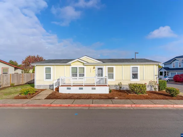 3029 Hollyridge Loop NE, Salem, OR 97305